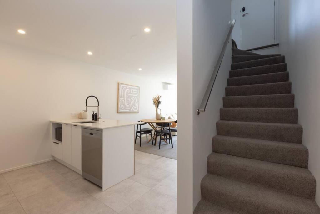 Inner City Luxury With Free Parking Christchurch Eksteriør billede